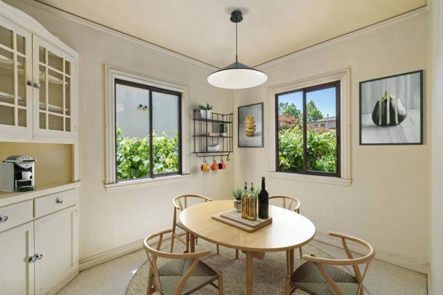 1317 Laguna Avenue, Burlingame CA: https://media.crmls.org/mediaz/7a82f15f-93af-40c0-b704-d780320c5bbf.jpg