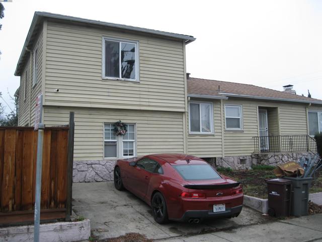2421 Ritchie St, Oakland CA: https://media.crmls.org/mediaz/7a836dca-5e0a-43b2-ade7-14a29942fe0f.jpg