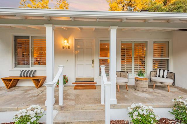 916 Peggy Lane, Menlo Park CA: https://media.crmls.org/mediaz/7a83dfdc-eef2-4b6e-a596-f1c8360cec5b.jpg