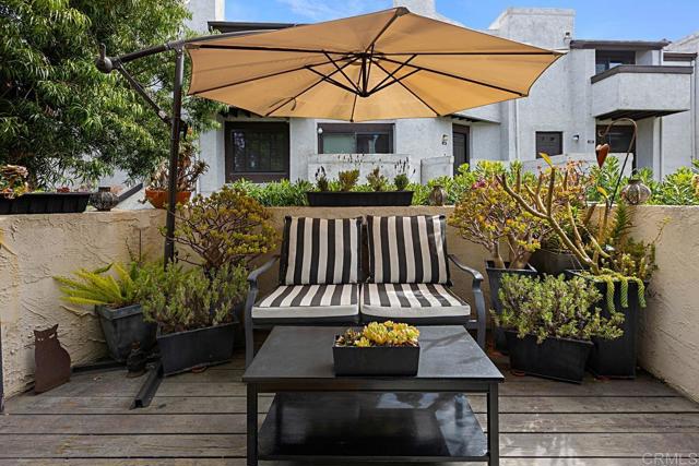 Detail Gallery Image 6 of 32 For 2284 Caminito Pajarito #147,  San Diego,  CA 92107 - 2 Beds | 1/1 Baths