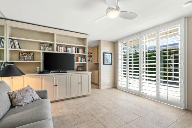 72205 El Paseo, Palm Desert CA: https://media.crmls.org/mediaz/7a85a7df-41e0-4161-a4bf-64da1567be91.jpg