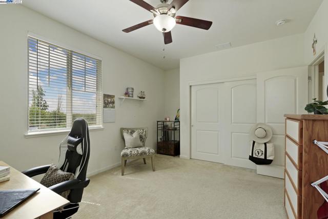 247 N Menlo Park Ct, Mountain House CA: https://media.crmls.org/mediaz/7a85be49-a348-4cc4-8684-2e5a3805c813.jpg