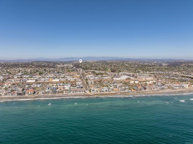 1329 Eldean Lane, Oceanside CA: https://media.crmls.org/mediaz/7a85c66d-cbae-454b-b214-eaab1cb1a0df.jpg