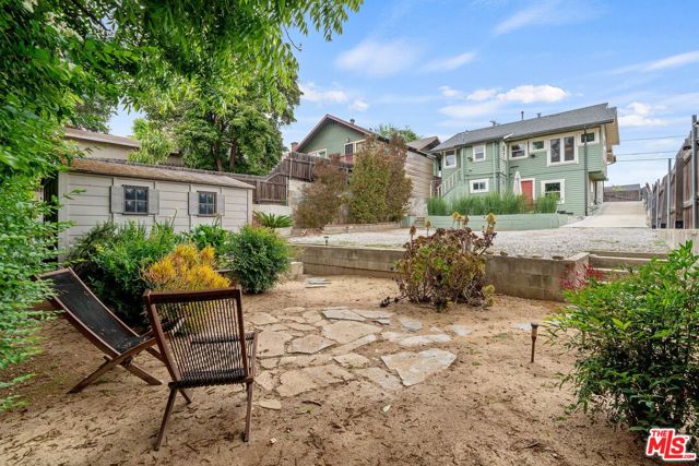 6163 Strickland Avenue, Los Angeles CA: https://media.crmls.org/mediaz/7a85f6e4-079a-4e5c-8e29-c299d089a424.jpg