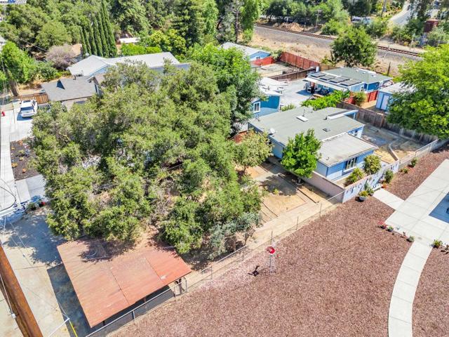 865 Old Canyon Road, Fremont CA: https://media.crmls.org/mediaz/7a86a3c3-a3f5-427c-8a81-03a8e8fe3a66.jpg