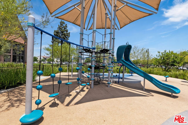 12329 Primrose Avenue, Whittier CA: https://media.crmls.org/mediaz/7a87280a-63fd-4598-933b-b16f61c47278.jpg