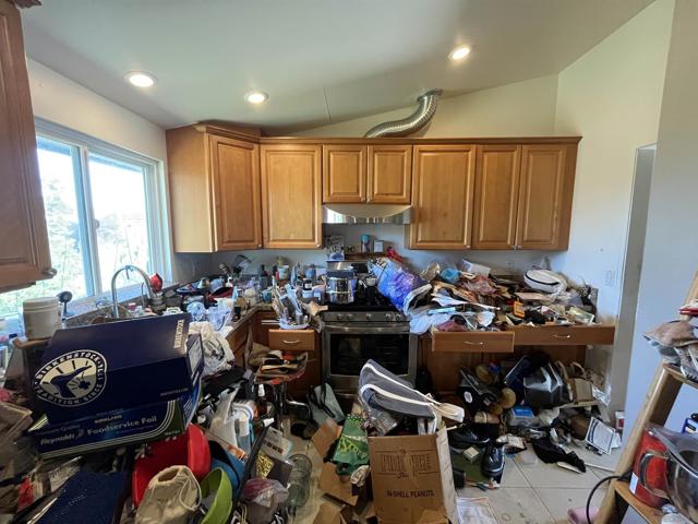 5284 Winthrop St, San Diego CA: https://media.crmls.org/mediaz/7a87b530-d046-4d23-9b08-c6ec4a307ee9.jpg