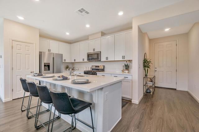 414 Ledro Way, Oakley CA: https://media.crmls.org/mediaz/7a884329-d37d-424d-be03-5a333d66cd66.jpg