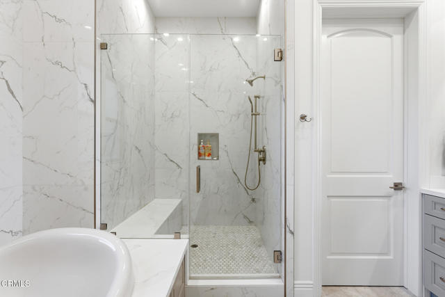 Image 19 of 34 For 395 Sherwood Court