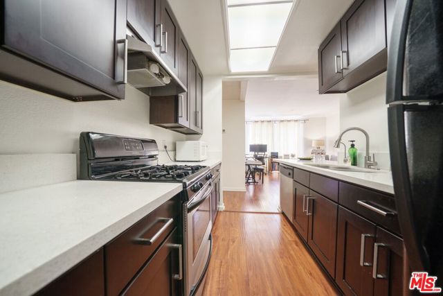 533 S St Andrews Place, Los Angeles CA: https://media.crmls.org/mediaz/7a897213-fe54-411a-ab8d-aae896b3d310.jpg