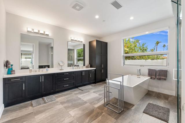 76305 Shoshone Drive, Indian Wells CA: https://media.crmls.org/mediaz/7a899a48-0c91-45c7-b7f2-bbee4c1a578c.jpg