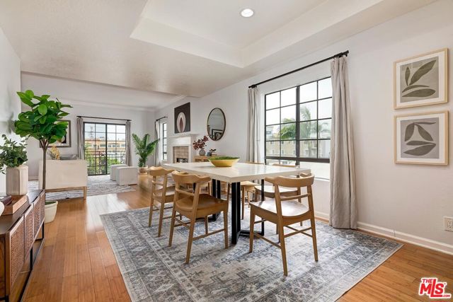 11827 Goshen Avenue, Los Angeles CA: https://media.crmls.org/mediaz/7a89a6a5-ea1e-4ce8-b645-d2414b6eac02.jpg