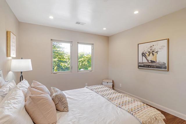 3119 Oak Knoll Drive, Redwood City CA: https://media.crmls.org/mediaz/7a89bcef-2c6e-4e1c-a0bd-8ea5b34fe0c8.jpg