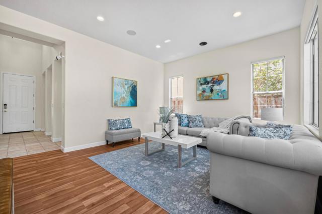 336 Arrowhead Way, Hayward CA: https://media.crmls.org/mediaz/7a89c157-3e9d-4144-8b4a-4087f693da84.jpg