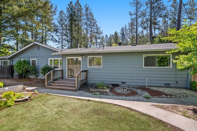240 Baja Sol Drive, Scotts Valley CA: https://media.crmls.org/mediaz/7a8a0bf3-941b-4ebd-86aa-96108b5af1aa.jpg