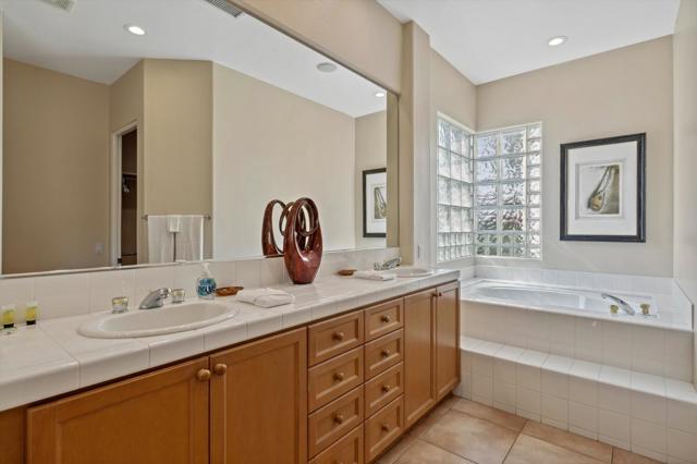 80788 Hermitage, La Quinta CA: https://media.crmls.org/mediaz/7a8a2e3d-11f4-4676-b890-5d428fe594fa.jpg