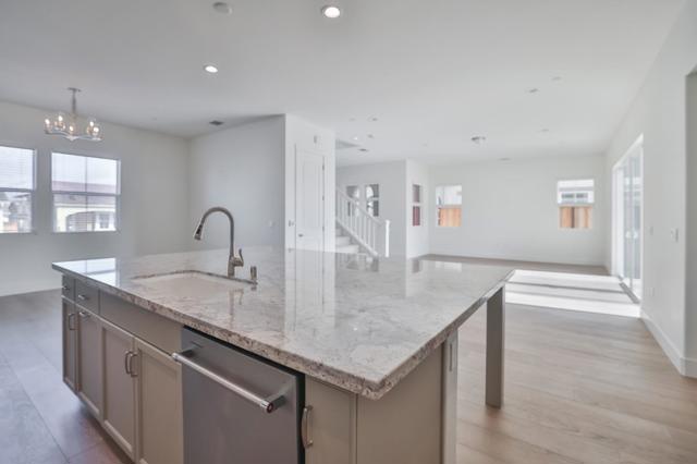 590 Santa Lucia Way, Marina CA: https://media.crmls.org/mediaz/7a8a33a3-3b45-428b-a1ce-edee8c037d31.jpg