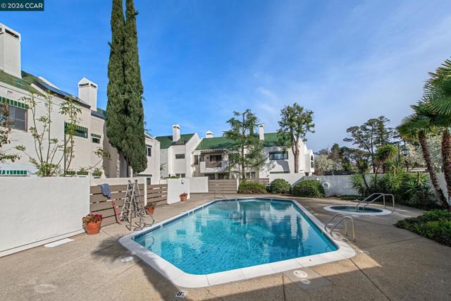 68 Mozden Ln, Pleasant Hill CA: https://media.crmls.org/mediaz/7a8a98d9-c501-4ba1-8bbb-b0253cecd2d2.jpg