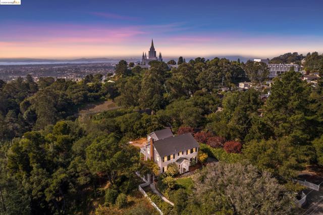 Details for 3085 Monterey Blvd, Oakland, CA 94602