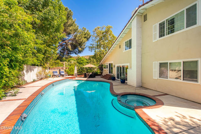 1666 Berwick Place, Westlake Village CA: https://media.crmls.org/mediaz/7a8b0705-dee0-448d-93f3-cd13c9c02812.jpg