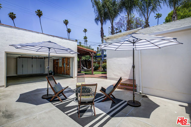 1427 N Coronado Street, Los Angeles CA: https://media.crmls.org/mediaz/7a8b31e3-1af6-486e-bde5-46bf343d3dbd.jpg
