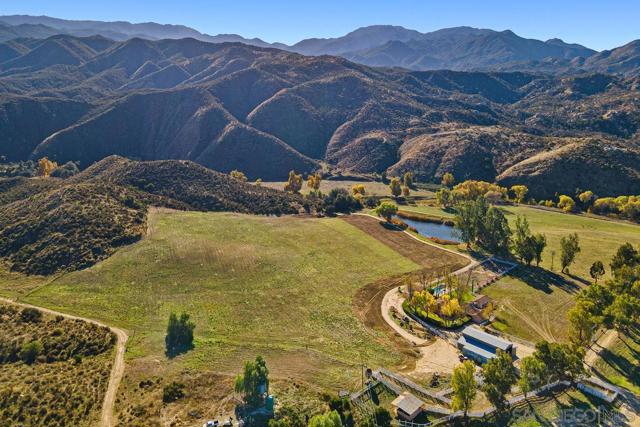 43023 Highway 79, Aguanga CA: https://media.crmls.org/mediaz/7a8b857d-5b96-4702-9c78-e021568e0c49.jpg
