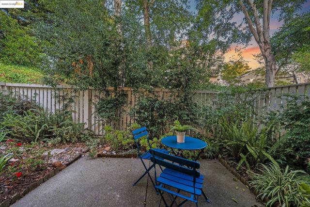 3422 Sunleaf Way, Richmond CA: https://media.crmls.org/mediaz/7a8b91f3-e17e-4baf-af93-332fb0fc66ad.jpg