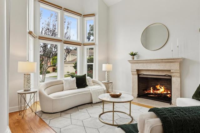 321 Eagle Trace Drive, Half Moon Bay CA: https://media.crmls.org/mediaz/7a8c720b-a4d1-4f1b-bb47-25746a645138.jpg