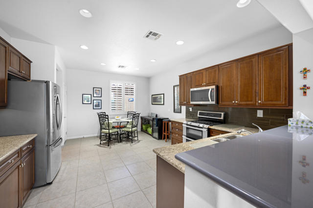 39743 Camino Templado, Indio CA: https://media.crmls.org/mediaz/7a8c9e18-6f1c-4725-8cf2-5c92c8ae62ab.jpg
