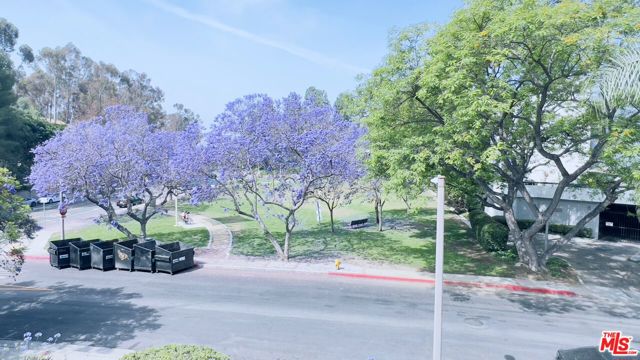 4499 Via Marisol, Los Angeles CA: https://media.crmls.org/mediaz/7a8cafd7-37d1-4e02-8b39-142825d608bf.jpg