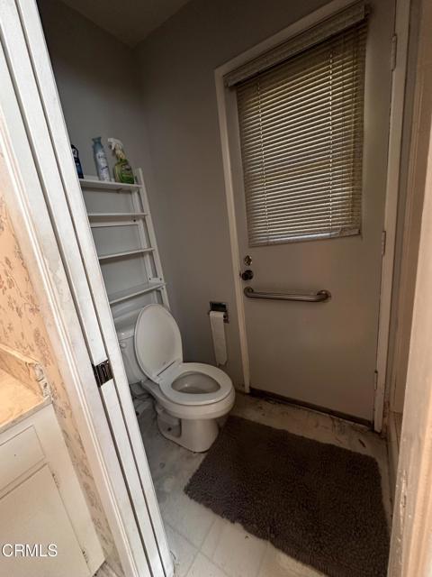 4800 Topeka Drive, Tarzana CA: https://media.crmls.org/mediaz/7a8d911f-b954-4843-a38f-4447e8534066.jpg