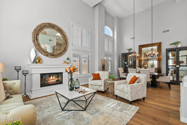 48 Golden Glen Drive, Simi Valley CA: https://media.crmls.org/mediaz/7a8e9702-f63f-43a4-9a4f-c3249a0945b2.jpg