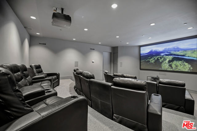 27454 Winding Way, Malibu CA: https://media.crmls.org/mediaz/7a8e9971-9b23-4b11-bb81-bc70d3917003.jpg