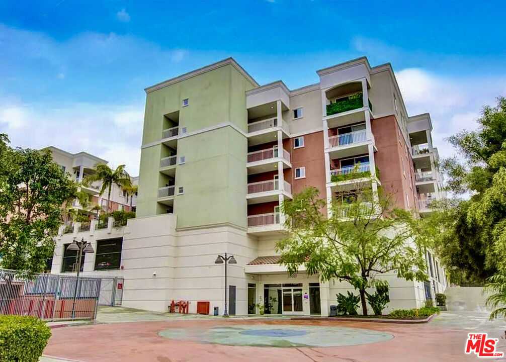 3740 Santa Rosalia Drive 109, Los Angeles, CA 90008