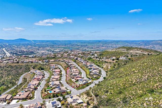 5324 Bella Vista St, Santee CA: https://media.crmls.org/mediaz/7a8fe43a-8f6e-41be-ba34-ec40bac6bccf.jpg