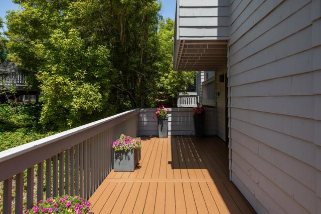 1330 Trinity Drive, Menlo Park CA: https://media.crmls.org/mediaz/7a90e3df-2c75-443c-95f6-bd36e9f63805.jpg