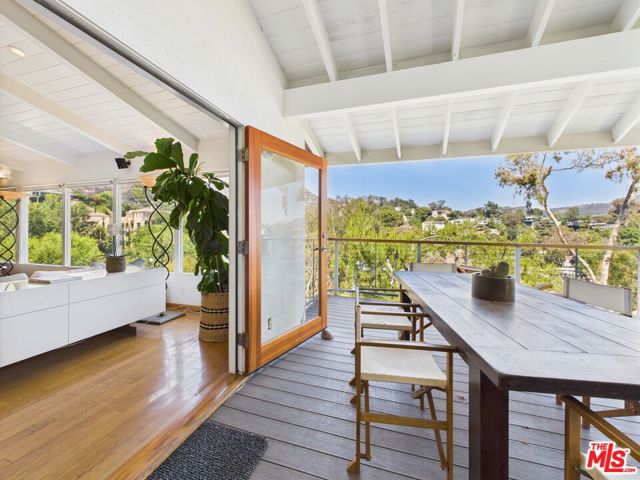 3162 Durand Drive, Los Angeles CA: https://media.crmls.org/mediaz/7a910794-6bc1-48d7-befa-171f41761d1b.jpg