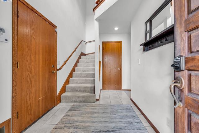 22 Cobblestone Ct, San Ramon CA: https://media.crmls.org/mediaz/7a917f52-3182-4df3-a99c-3b21297a4d0c.jpg