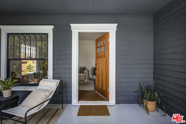 1022 N Marengo Avenue, Pasadena CA: https://media.crmls.org/mediaz/7a91c4a5-78ac-44c5-8751-e2ff191684a0.jpg