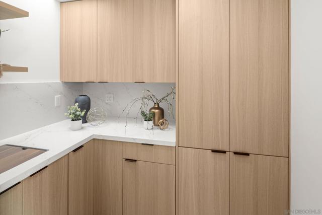 2561 Loring st, San Diego CA: https://media.crmls.org/mediaz/7a922c8e-9f98-439d-aa91-bf9206eeedf3.jpg