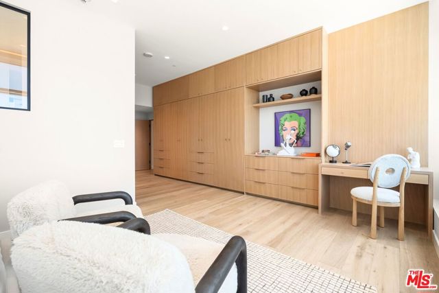 900 W Olympic Boulevard, Los Angeles CA: https://media.crmls.org/mediaz/7a92c579-c816-4377-832b-444d4af1668a.jpg