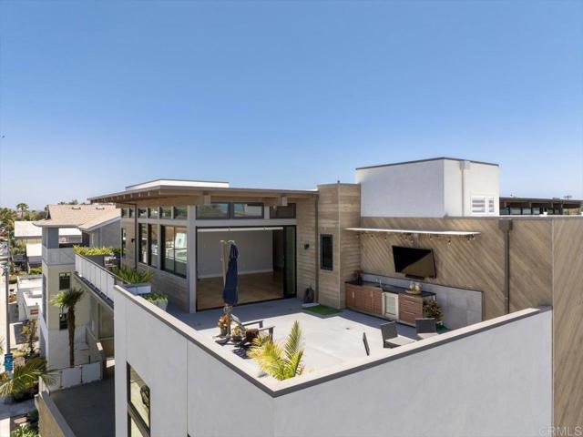 2677 State Street, Carlsbad CA: https://media.crmls.org/mediaz/7a9321d3-5357-42ff-97f6-62791b4fc957.jpg