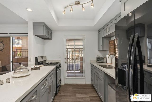 400 N Sunrise Way, Palm Springs CA: https://media.crmls.org/mediaz/7a93d53c-b6d7-4c23-915b-1d4f26bd7c7d.jpg