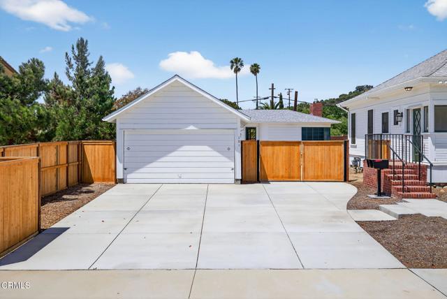 181 197 Klamath Street, Ventura CA: https://media.crmls.org/mediaz/7a9404de-dcdb-4f21-8503-d62a29228701.jpg