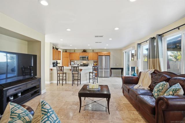 1332 Carneros Valley st, Chula Vista CA: https://media.crmls.org/mediaz/7a94ed68-0edf-4d1b-b9bf-3aff716dbaee.jpg