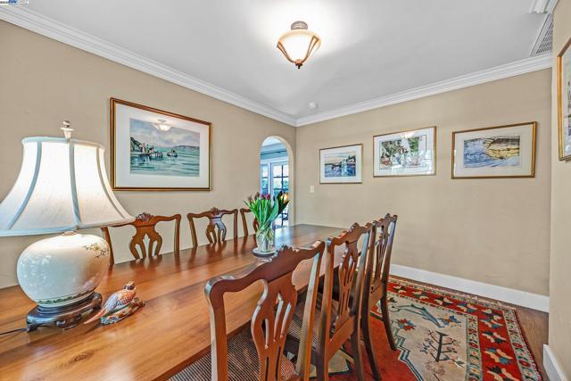 203 Roberta Ave, Pleasant Hill CA: https://media.crmls.org/mediaz/7a9511de-7347-443b-9ac4-163b8876b16c.jpg