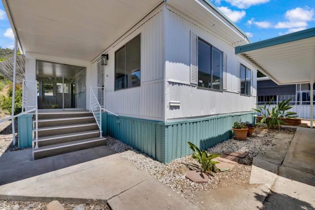 1120 Pepper Dr, El Cajon CA: https://media.crmls.org/mediaz/7a955869-e3b0-493b-922d-ae3f2ed5dcc4.jpg