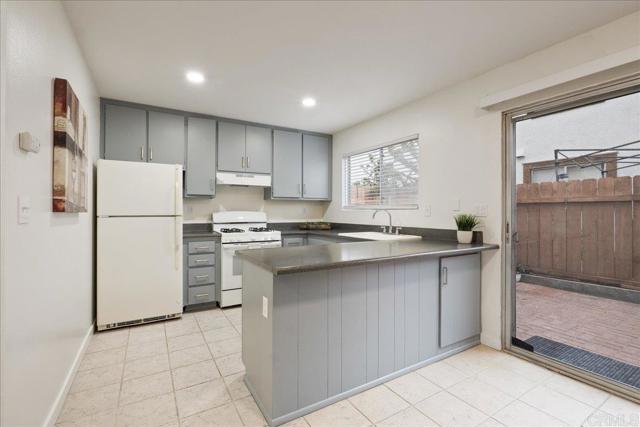 Detail Gallery Image 8 of 23 For 489 S Lincoln Ave, El Cajon,  CA 92020 - 2 Beds | 1/1 Baths