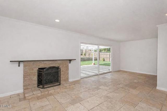 Detail Gallery Image 4 of 5 For 639 Calle Tulipan, Thousand Oaks,  CA 91360 - 4 Beds | 2 Baths