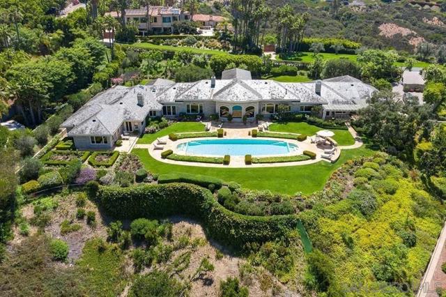 14716 Ladys Secret Drive, Rancho Santa Fe CA: https://media.crmls.org/mediaz/7a965f69-e9e8-46e3-84b0-7e5807c7249c.jpg